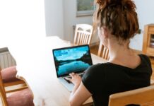 Jak efektywnie zarządzać czasem pracując zdalnie? Praca zdalna w domu