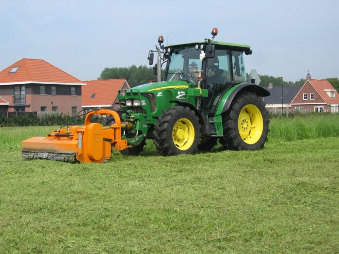 Nowy traktor dla rolnika